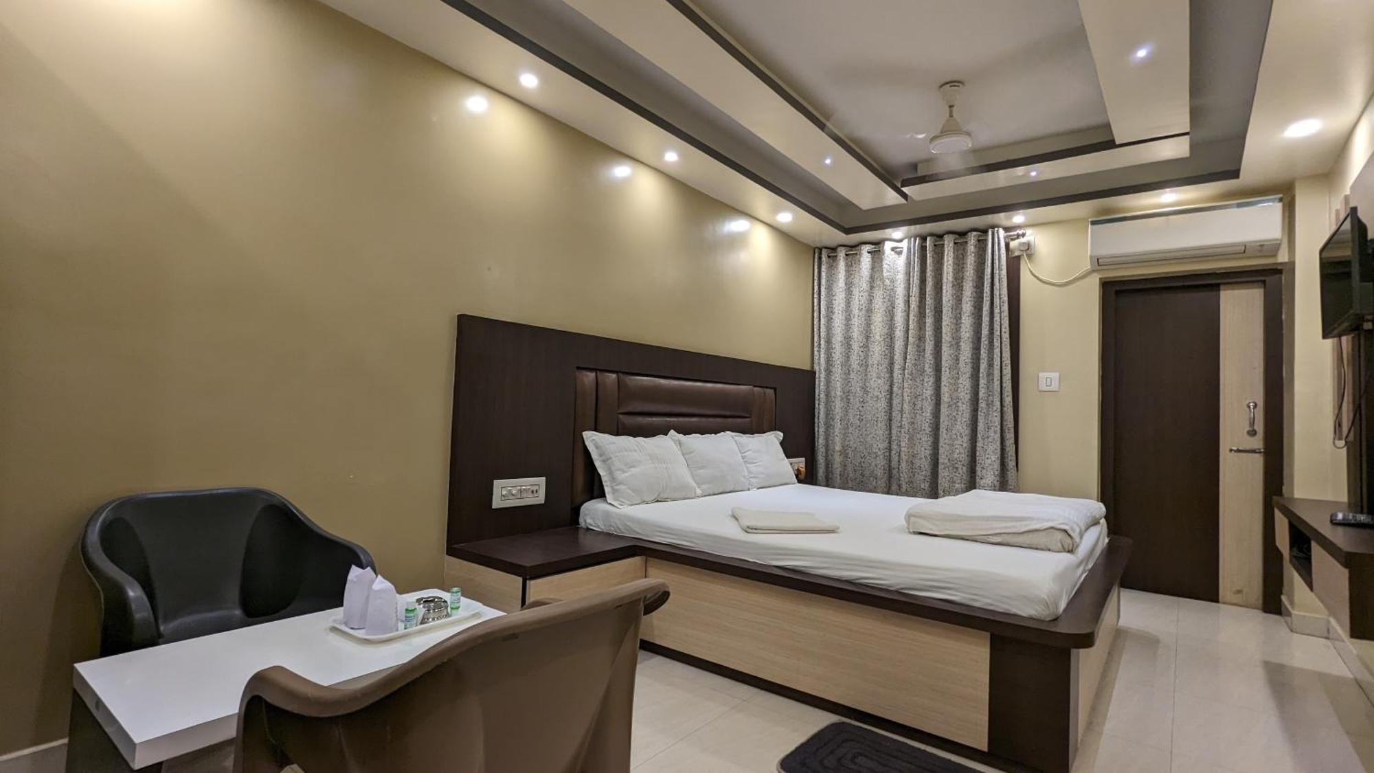 Hotel Binapani Deluxe 1 타라피트 외부 사진