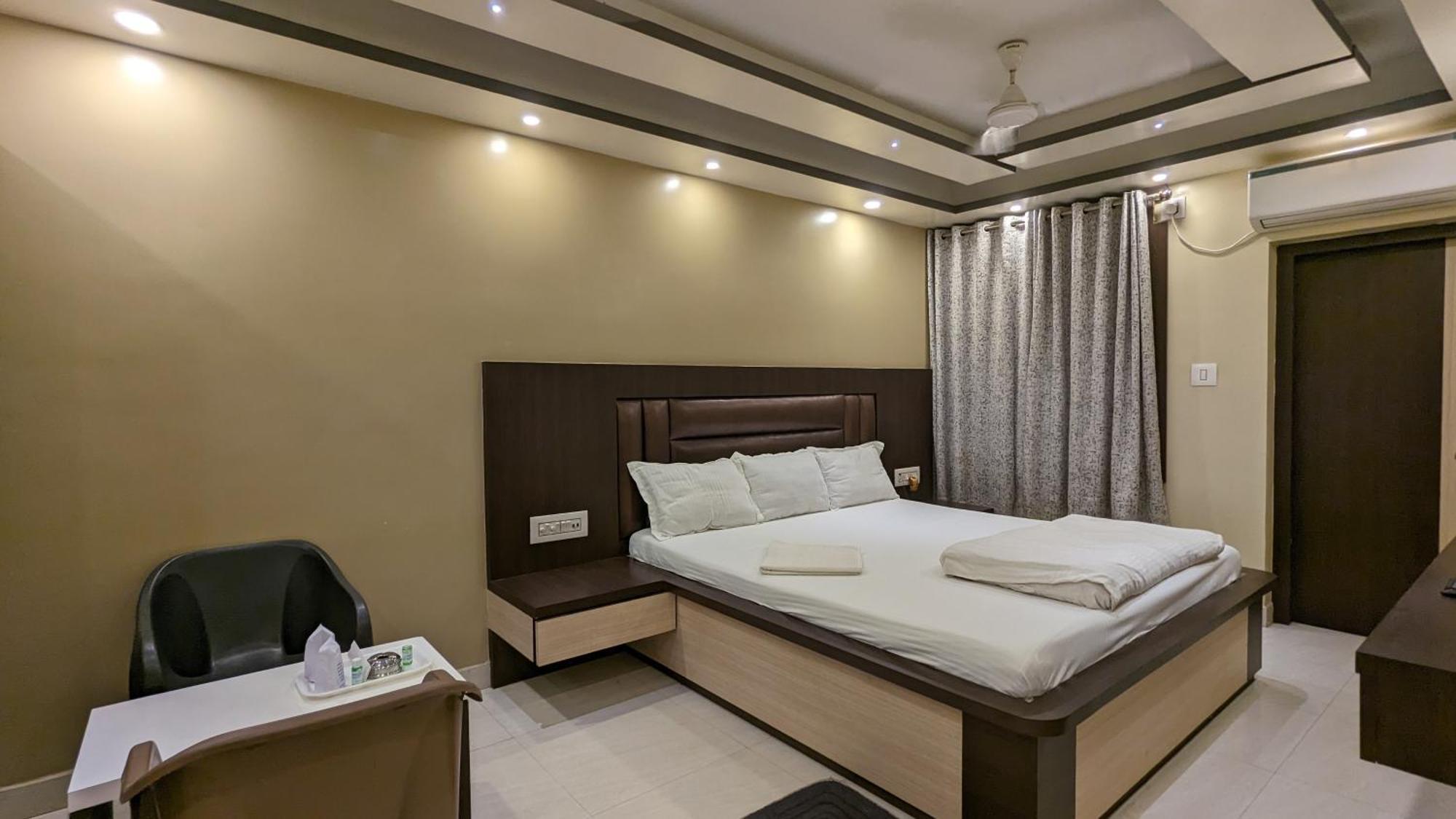 Hotel Binapani Deluxe 1 타라피트 외부 사진